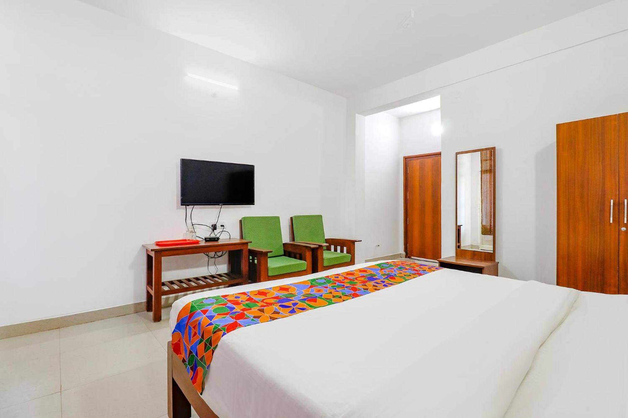 Fabhotel Raj Residency - 1Km From Madikeri Fort Exterior photo