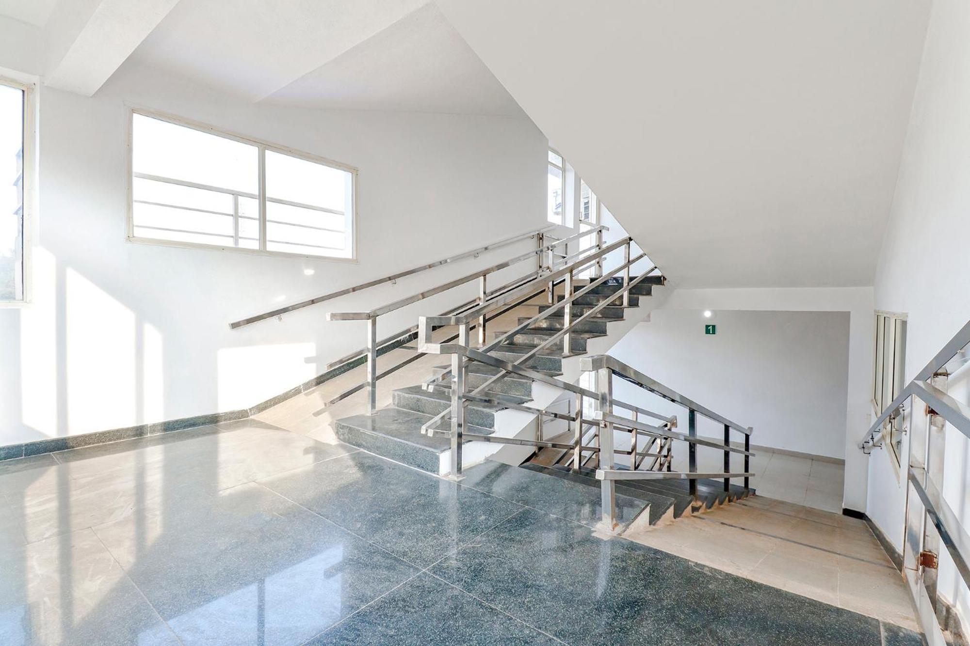 Fabhotel Raj Residency - 1Km From Madikeri Fort Exterior photo