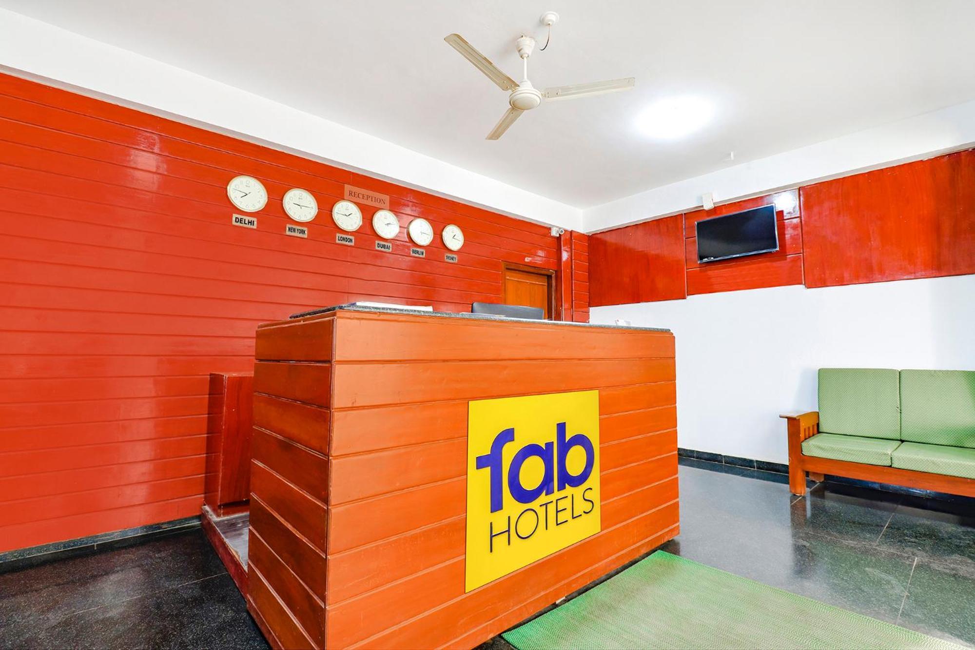 Fabhotel Raj Residency - 1Km From Madikeri Fort Exterior photo