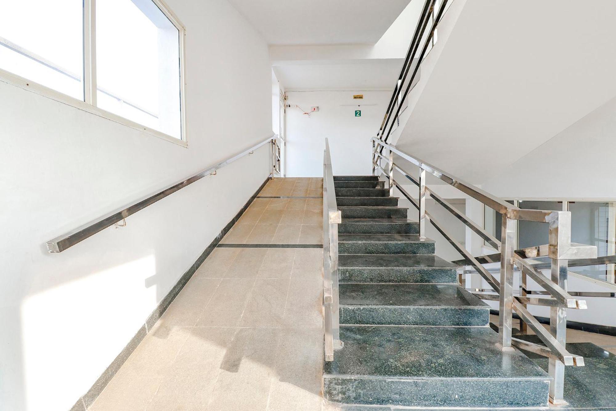 Fabhotel Raj Residency - 1Km From Madikeri Fort Exterior photo